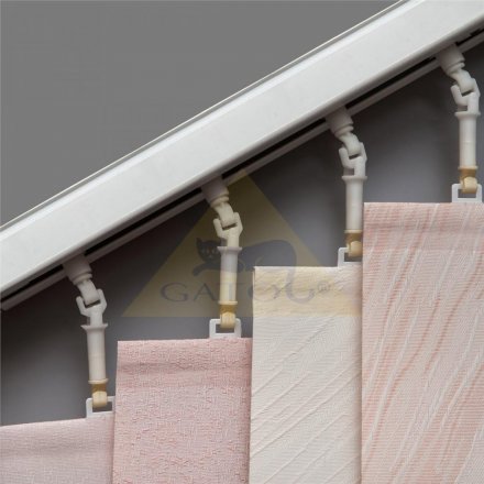 Vertikální žaluzie – hliníková kolejnice bílá nebo stříbrná