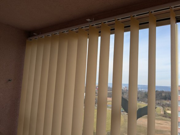 Vertikální žaluzie ekonom – hliníková kolejnice bílá