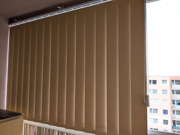 Vertikální žaluzie ekonom – hliníková kolejnice bílá