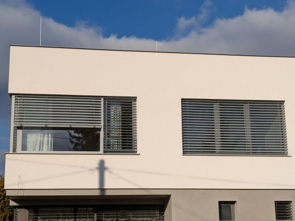 Hliníkové venkovní žaluzie c–80