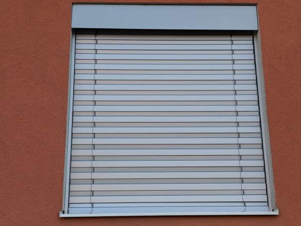 Hliníkové venkovní žaluzie z–90