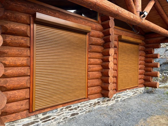 Venkovní roleta - lamela 39mm vypěněná polyuretanem